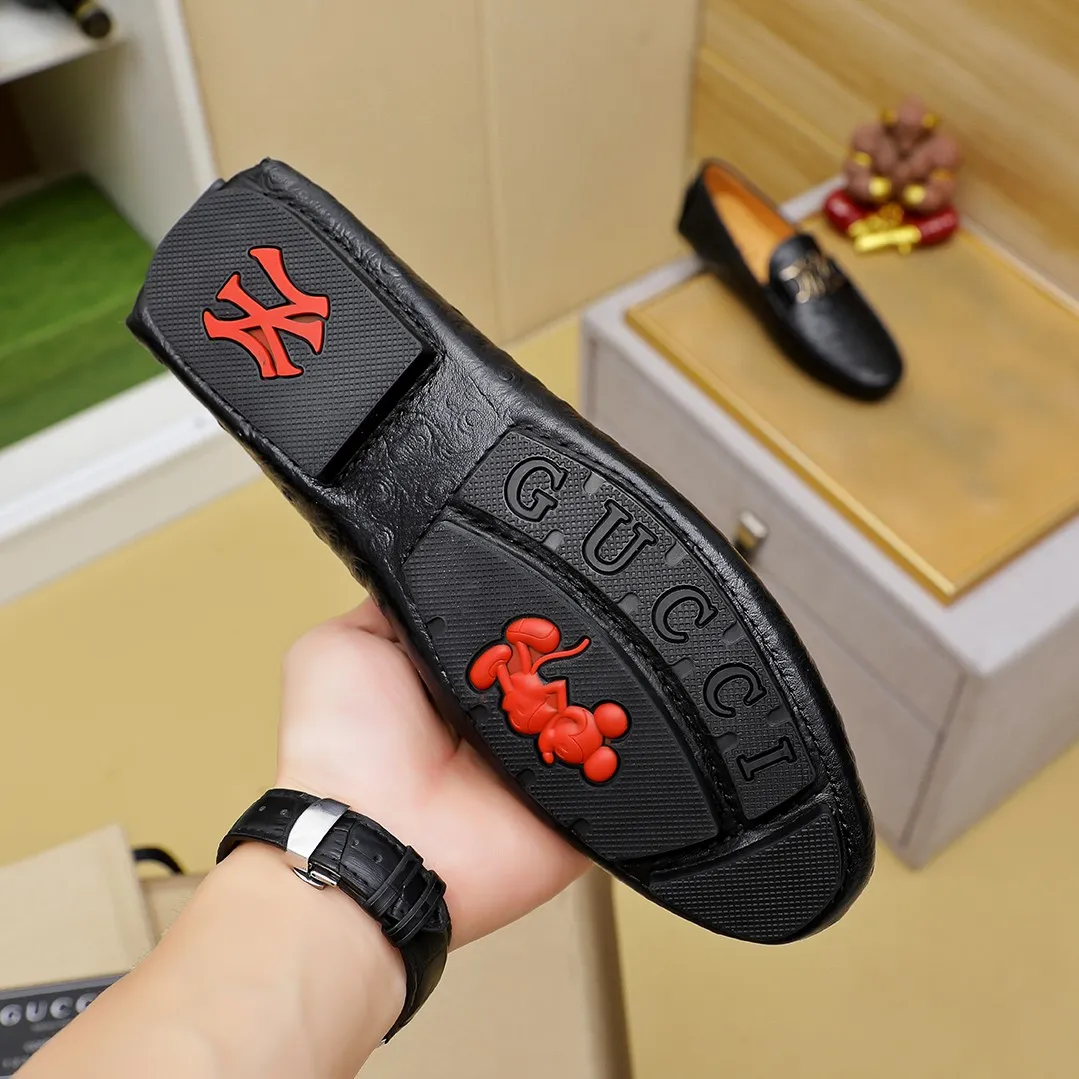Men's shoes💰360💰🕷🕷️【 GUCCI 】Gucci's best-selling trendy men's casual slip-on shoes🇨🇳Official website original 1:1 mold opening💯Original quality, fine workmanship☘Fashionable and versatile, perfect last shape, comfortable on the feet🍓Trendy men's recommended model, imported cowhide on the top layer🎋High-quality pigskin lining, rubber wear-resistant and non-slip outsole, high-end atmosphere, worth owning🍉Optional 38-45